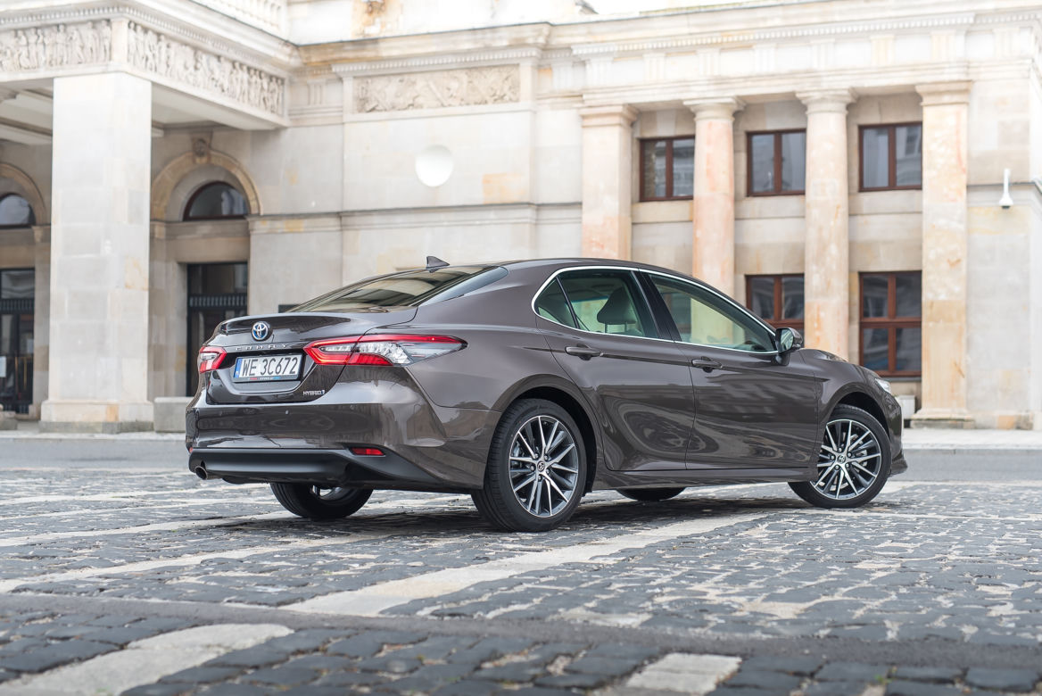 Toyota Camry 2.5 Hybrid 218 KM e-CVT Executive + VIP
