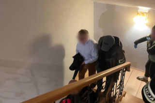 Policja rozbiła grupę handlującą lekami opioidowymi. Cztery młode kobiety nie żyją. Wśród zatrzymanych jest lekarz