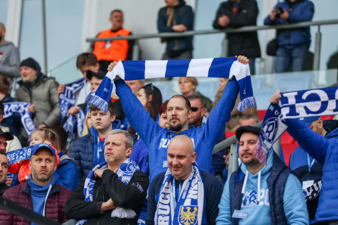 Kibice Ruchu Chorzów na meczu z ŁKS Łódź