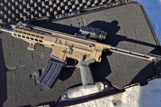 Rurka gazowa czy tłok? Odwieczne pytanie posiadaczy AR-15
