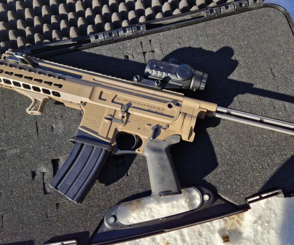 Rurka gazowa czy tłok? Odwieczne pytanie posiadaczy AR-15