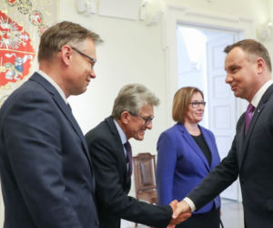 Spotkanie prezydenta z politykami ws. sądów.