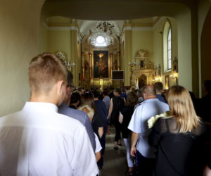 Pogrzeb ofiar wypadku w Elżbietowie. Zosia i jej mama Małgorzata L. wyruszą w ostatnią drogę
