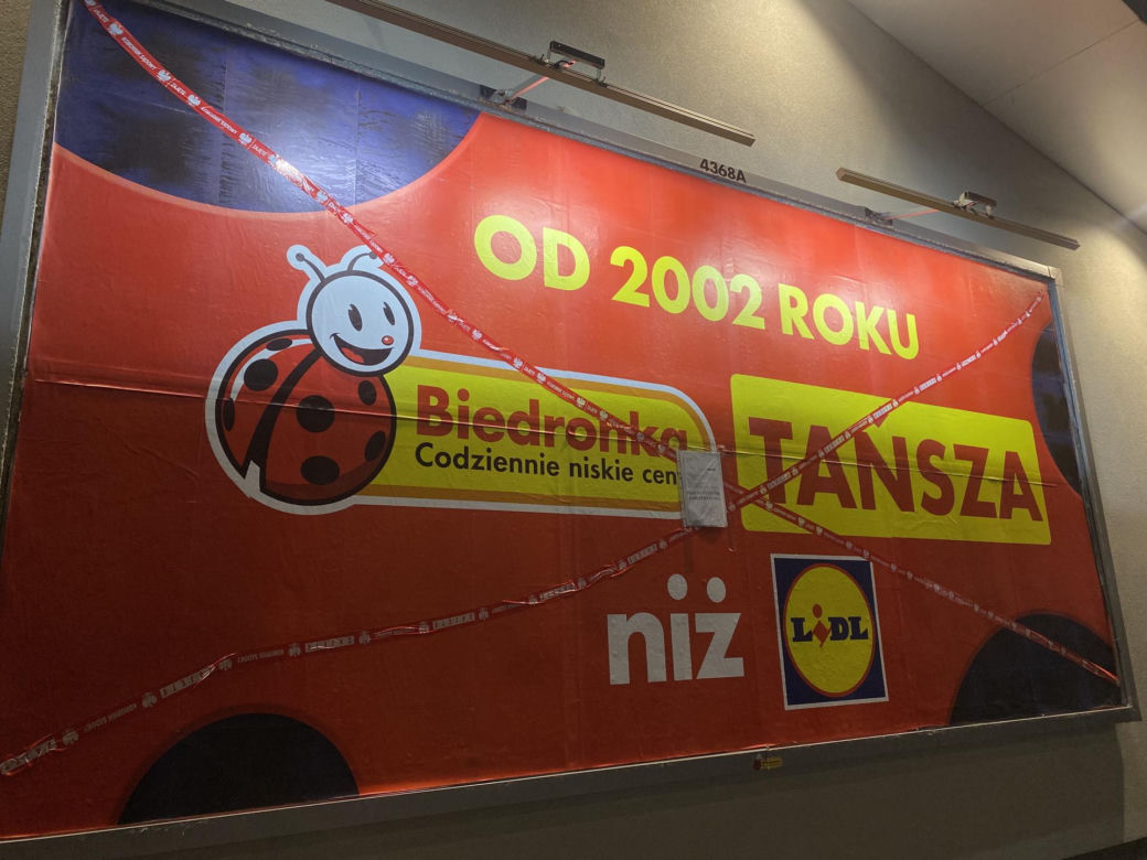 Komornik zajmuje billboardy Biedronki
