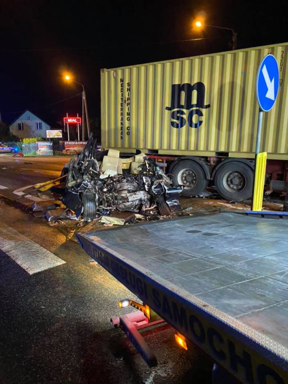 Makabryczny wypadek w Makowcu. Kierowca BMW zginął na miejscu