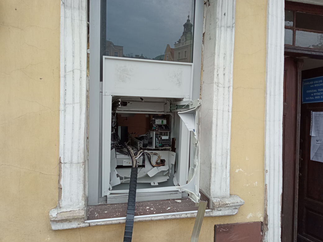 Wysadzono bankomat w Rydzynie