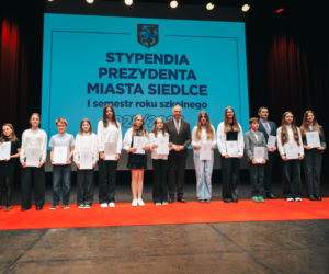 Najzdolniejsi uczniowie odebrali stypendia Prezydenta Miasta Siedlce