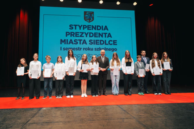 Najzdolniejsi uczniowie odebrali stypendia Prezydenta Miasta Siedlce