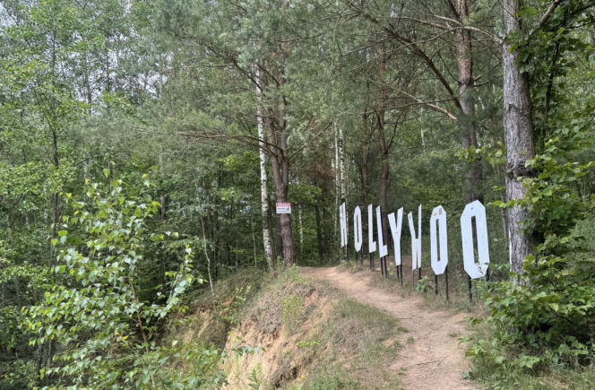 Polskie Hollywood istnieje naprawdę! Ten napis przyciąga turystów z całego kraju