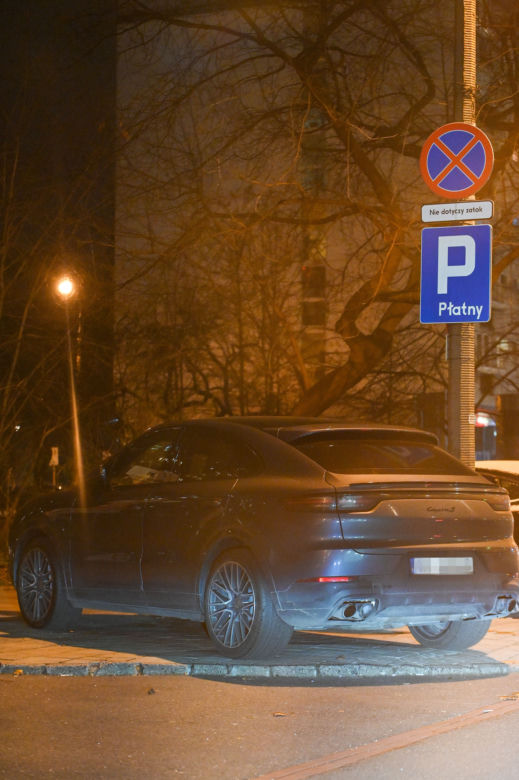 Kożuchowska porusza się luksusowym autem