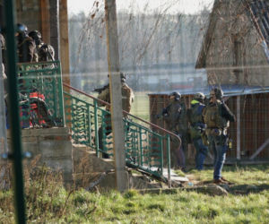 Płock. ANTYTERRORYŚCI zatrzymali GROŹNEGO przestępcę! Miał broń maszynową! [WIDEO, ZDJĘCIA]