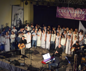 Koncert muzyki chrześcijańskiej przyciągnął tłumy! Zobacz zdjęcia z Cecylianki