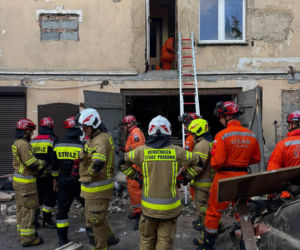 Dramat na Dolnym Śląsku! Ciężarówka wbiła się w budynek mieszkalny. Trwa akcja ratunkowa