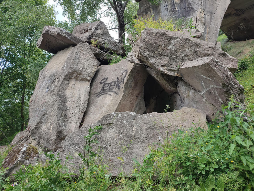 Zwalony most w Grądach Kruklaneckich