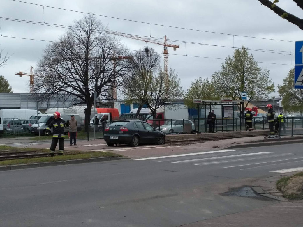 Samochód na torach