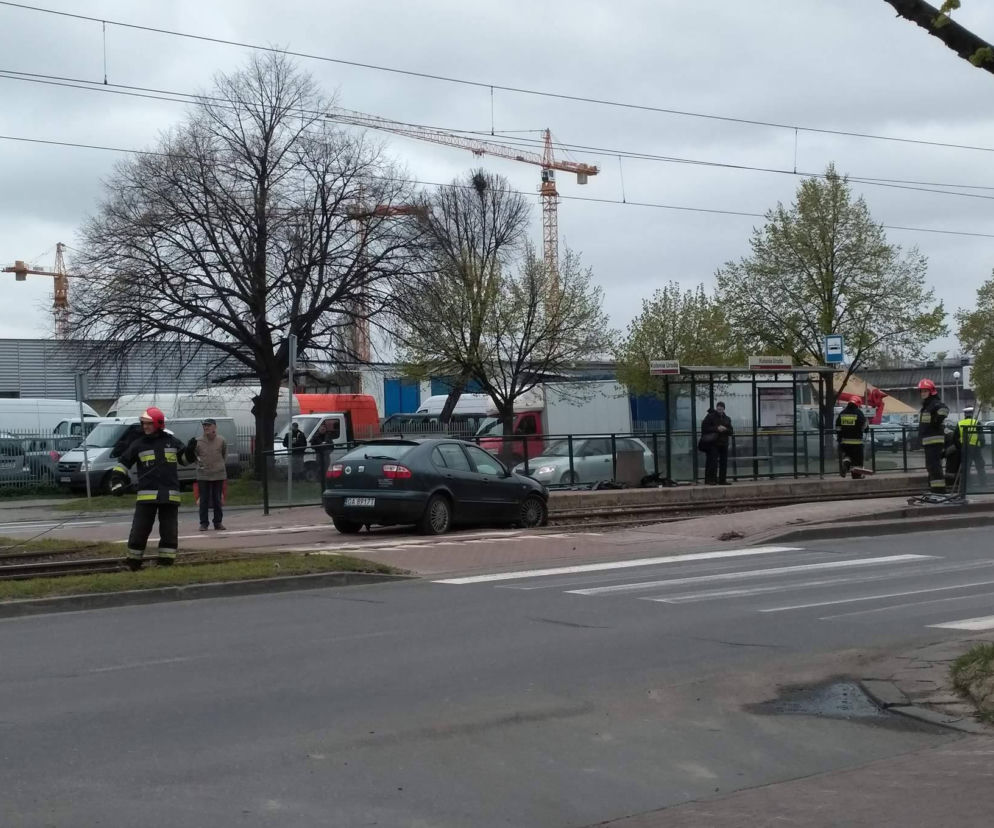 Samochód na torach