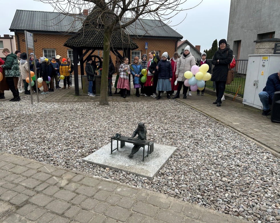 Rzeźby Szewczyków nową atrakcją Kazimierza Biskupiego