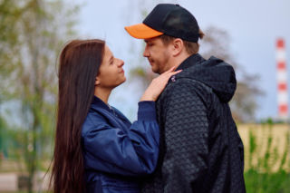 Na Wspólnej odc. 4265. Julka (Maja Oświecińska), diler (Hubert Simon)