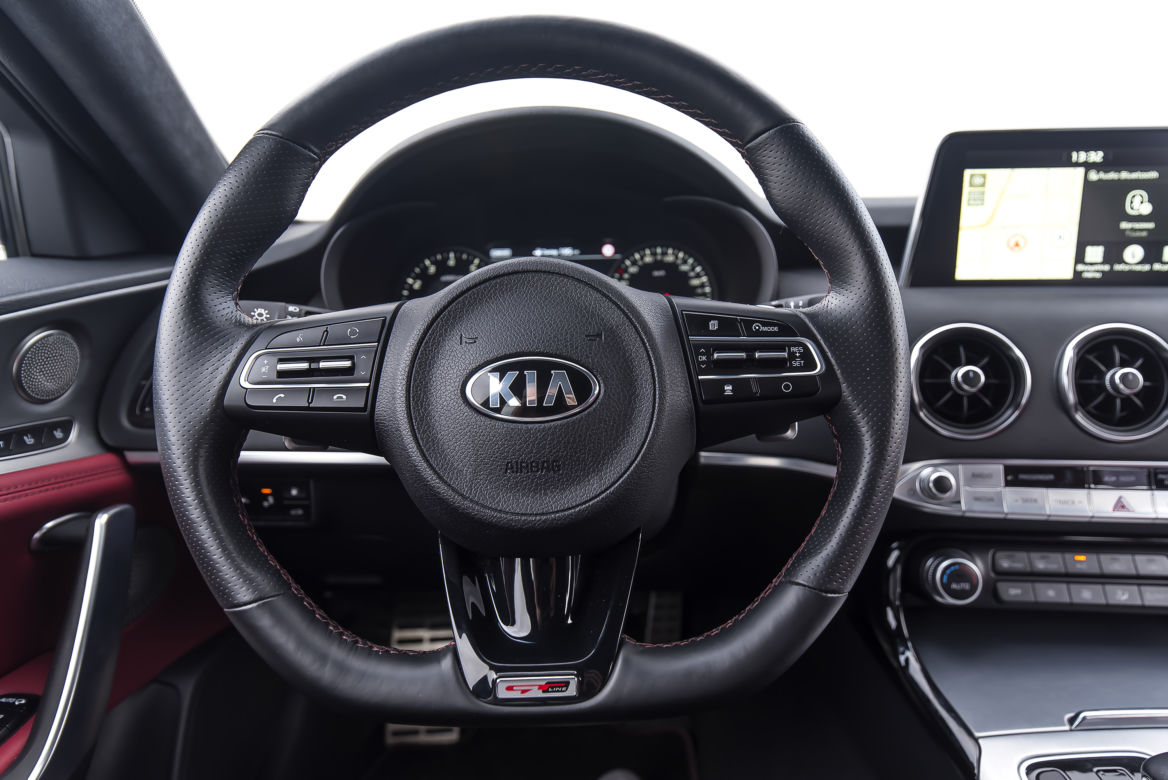 Kia Stinger 2.0 T-GDI 245 KM 8AT RWD GT Line