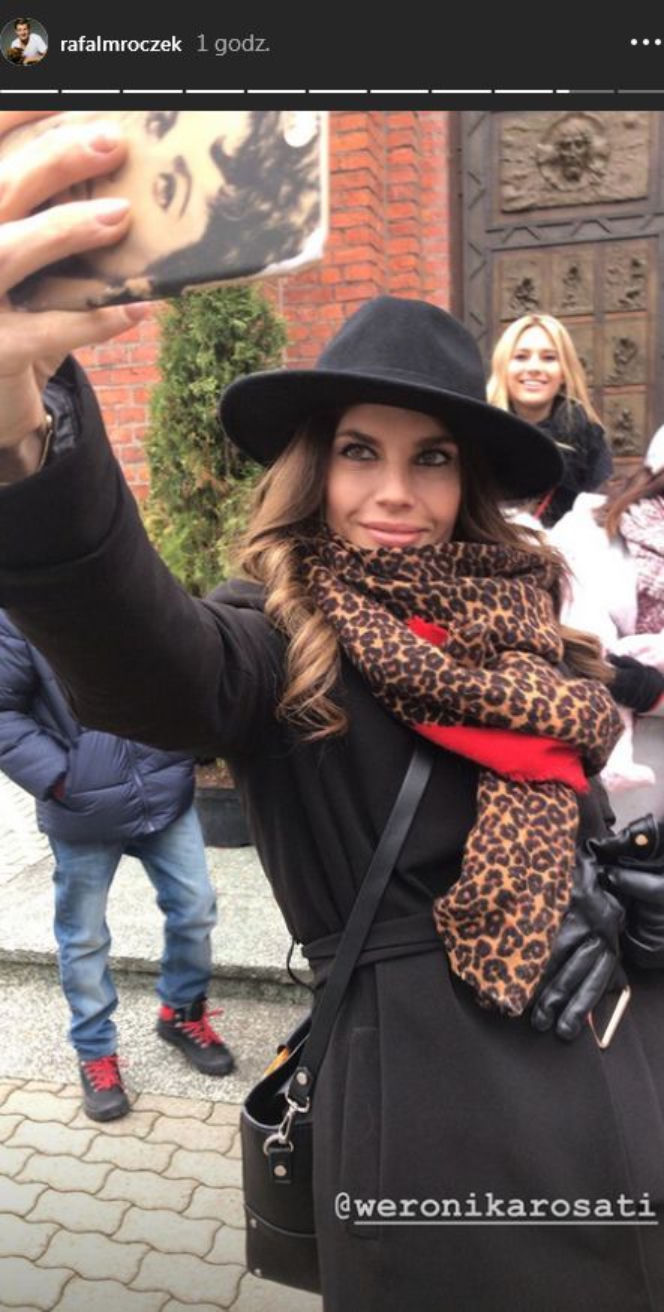 M jak miłość. Anka (Weronika Rosati) na chrzcinach bliźniaczek