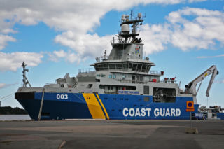 Problemy techniczne rosyjskiego statku. Jednostka z sankcjami przy szwedzkim brzegu 