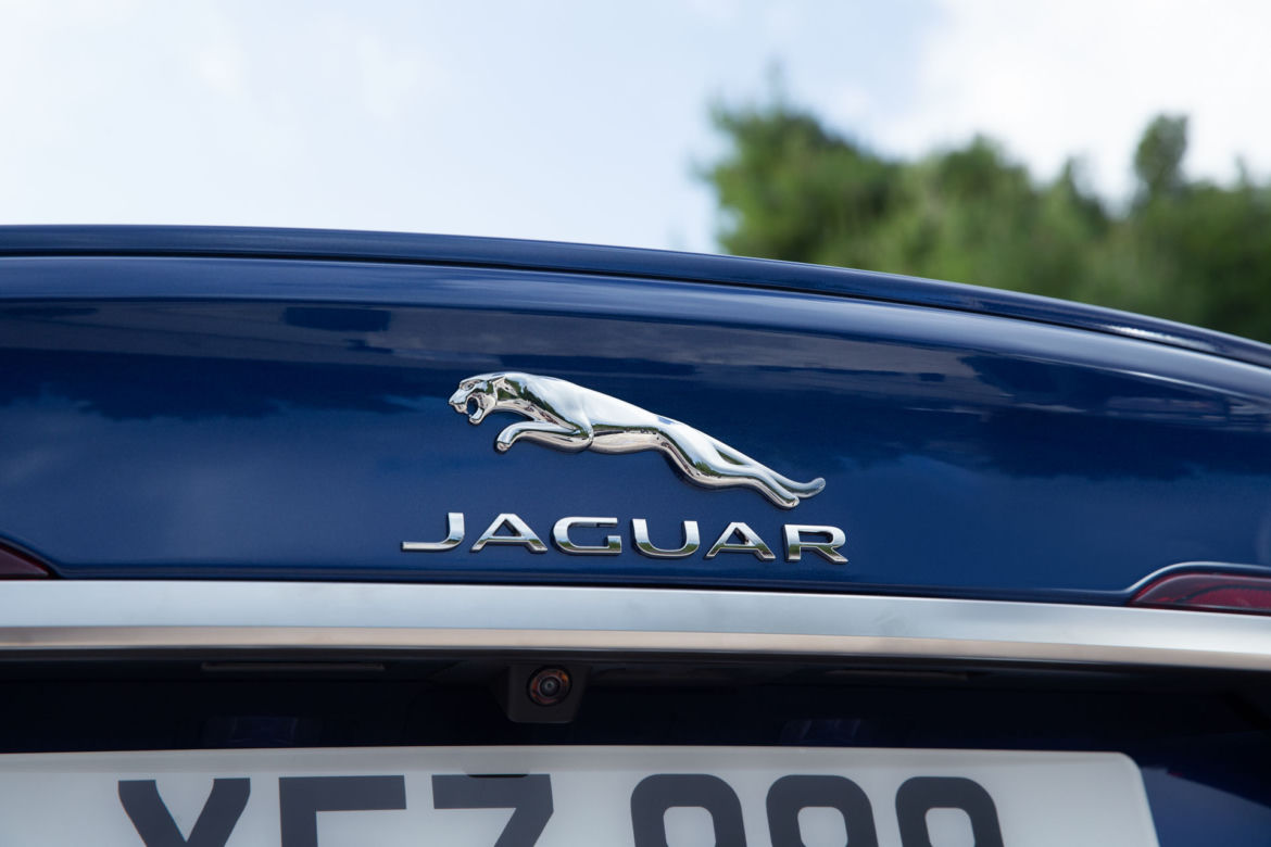 Nowy Jaguar XF (2021)