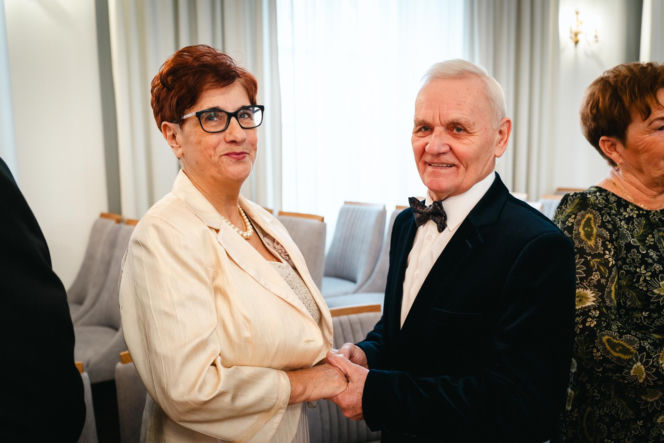 Złoty Gody par małżeńskich w Siedlcach - wręczenie pamiątkowych medali