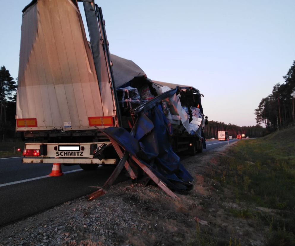 ZASNĄŁ za kierowcą i wjechał w barierki! GROŹNY wypadek na S8! [ZDJĘCIA] 