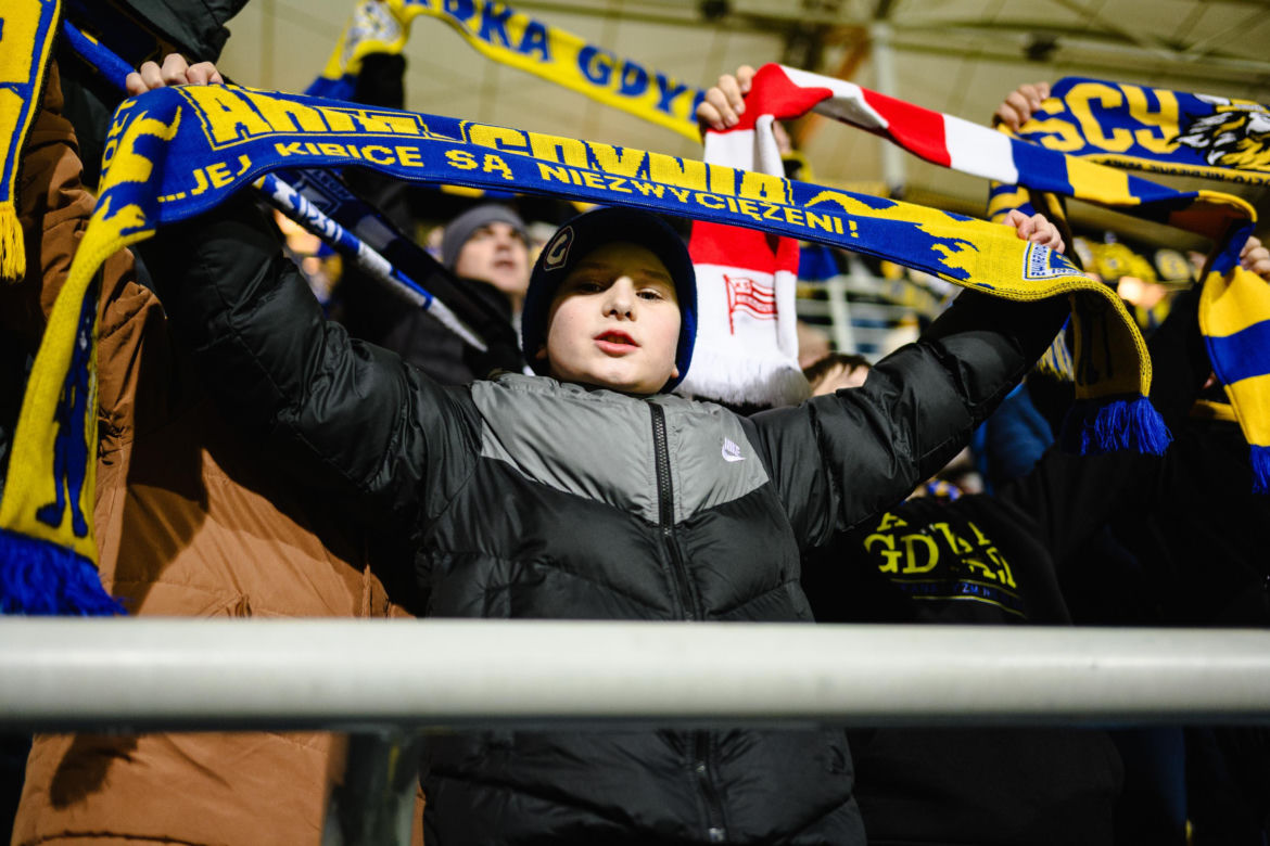 Arka Gdynia - Lechia Gdańsk: Zdjęcia kibiców z derbów Trójmiasta w ramach 23. kolejki PKO BP Ekstraklasy