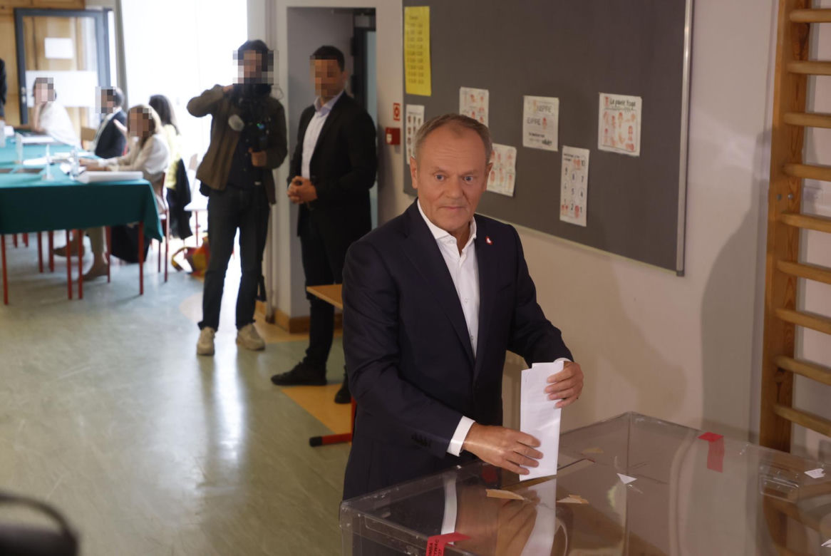 Wybory do Parlamentu Europejskiego. Premier Donald Tusk zagłosował w lokalu wyborczym w Szkole Podstawowej nr 12 przy ul. Górnośląskiej