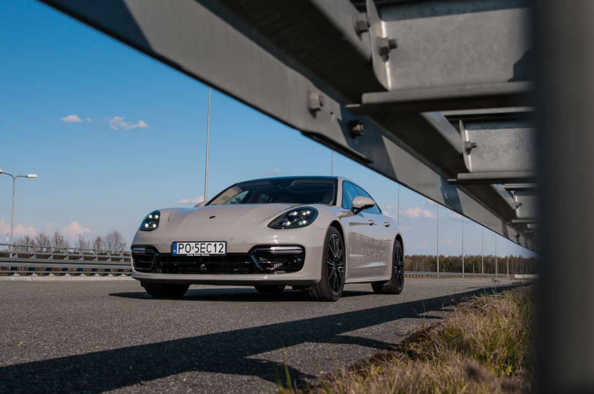 Porsche Panamera Turbo Sport Turismo 4.0 V8 550 KM