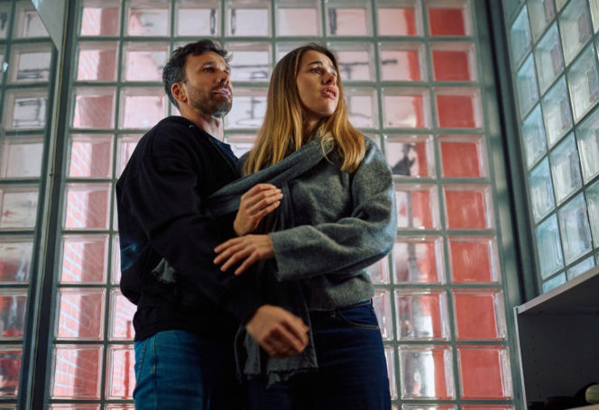 Na Wspólnej, odcinek 4174: Prowokacja Kaliny w dniu ślubu kończy się dramatycznym upadkiem ze schodów - ZDJĘCIA