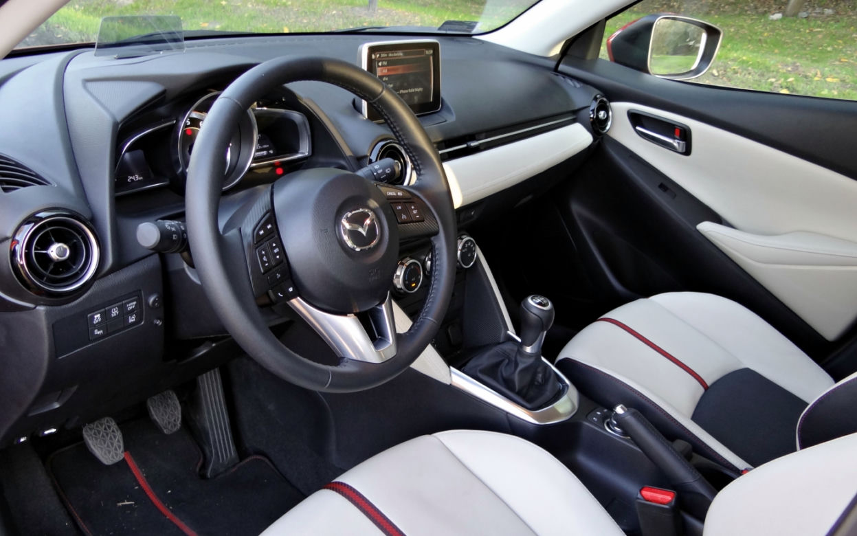 Mazda 2, wersja wyposażenia SkyPASSION
