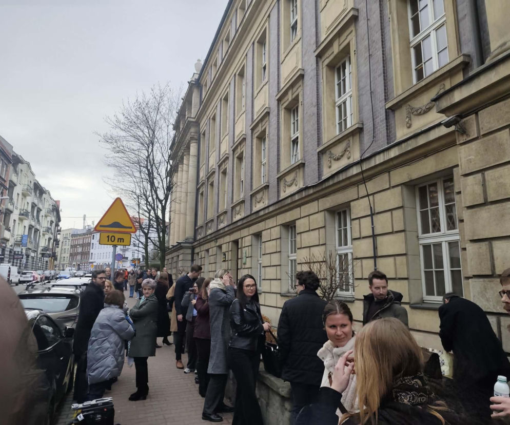 Nagła ewakuacja sądu. Na salach miały odbywać się ważne rozprawy