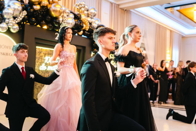 Studniówka 2026 młodzieży z IV LO im. Hetmana Stanisława Żółkiewskiego w Siedlcach