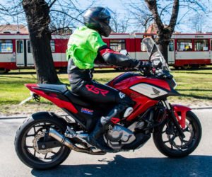 Koronawirus w Trójmieście. Jeżdżą na motorach i pomagają seniorom