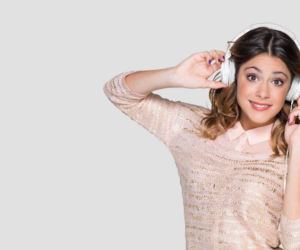 Violetta. Violetta Castillo (Martina Stoessel)