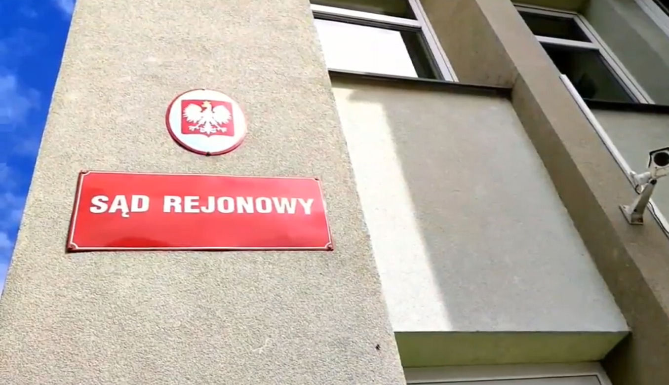 Potrącił na przejściu grupę osób i uciekł.