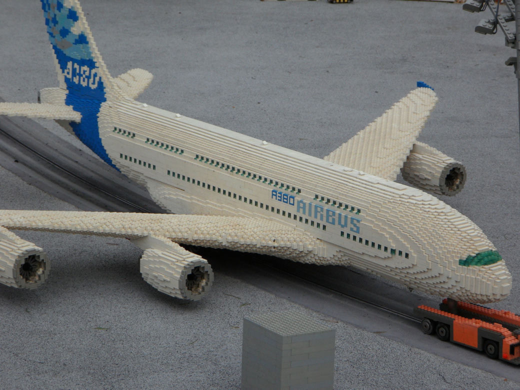 Samolot z klocków Lego