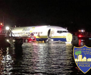 Boeing 737 wylądował na rzece