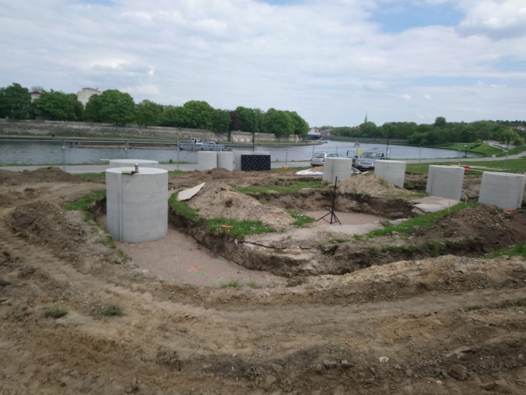 Kraków: Plaża przy Forum znika bezpowrotnie