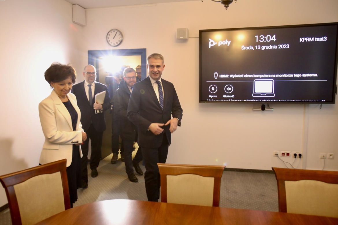 Tak pracuje nowy minister cyfryzacji. Spędziliśmy dzień z Gawkowskim