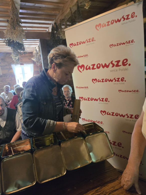 Były opowieści o herbacianych zwyczajach, wspomnienia dawnych spotkań przy stole, a także degustacje różnych gatunków herbat 