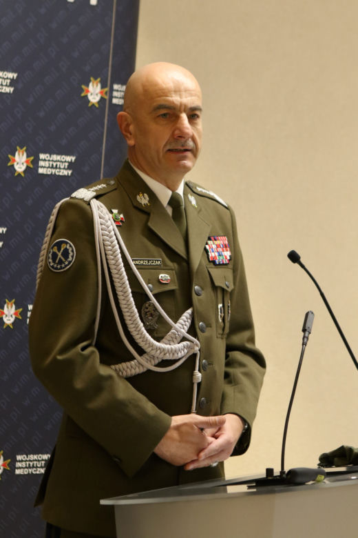 Studenci WIM rozpoczęli rok akademicki. To będzie rok robotyki w chirurgii 