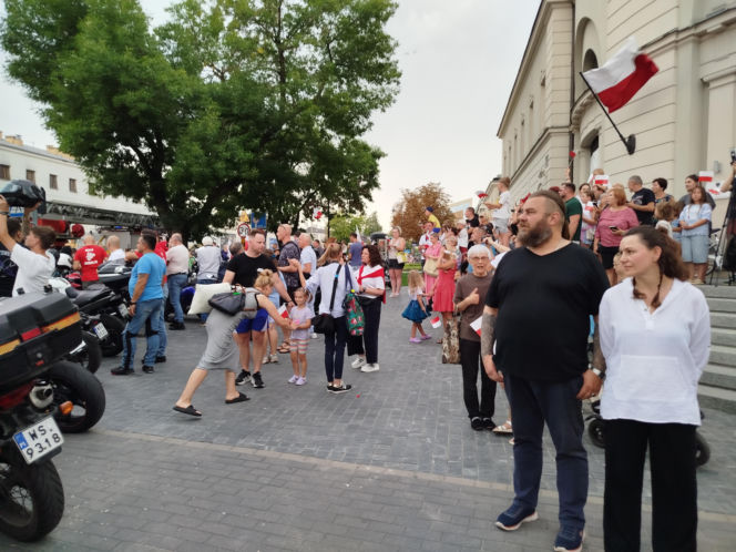 „Cześć i chwała bohaterom!”. Siedlczanie spotkali się w centrum miasta, by uczcić 82. rocznicę wybuchu Powstania Warszawskiego