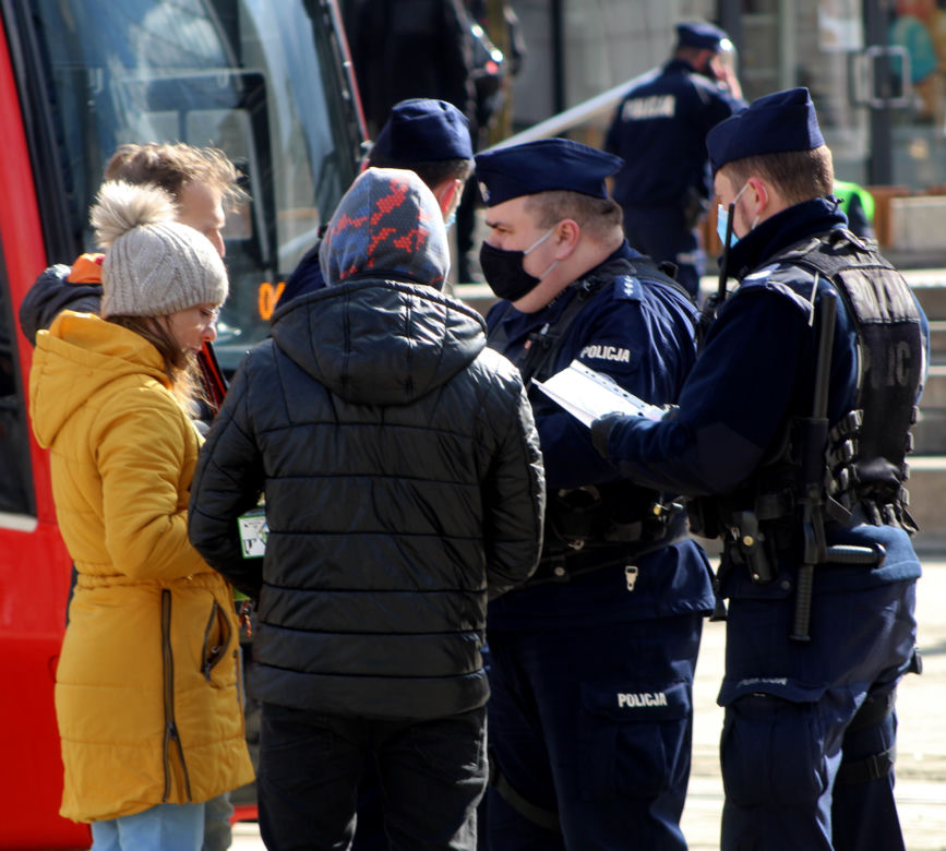 Marsz o wolność w Katowicach. Tak wyglądał liczny protest antycovidowców 