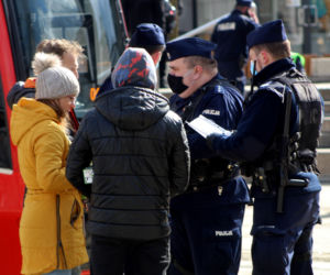 Marsz o wolność w Katowicach. Tak wyglądał liczny protest antycovidowców 