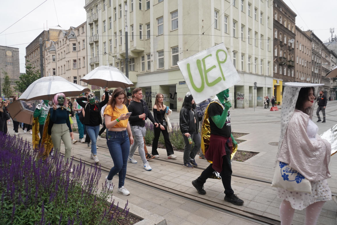 Studenci przejęli Poznań. Zobaczcie jak wyglądał Pochód Juwenaliowy 2024!