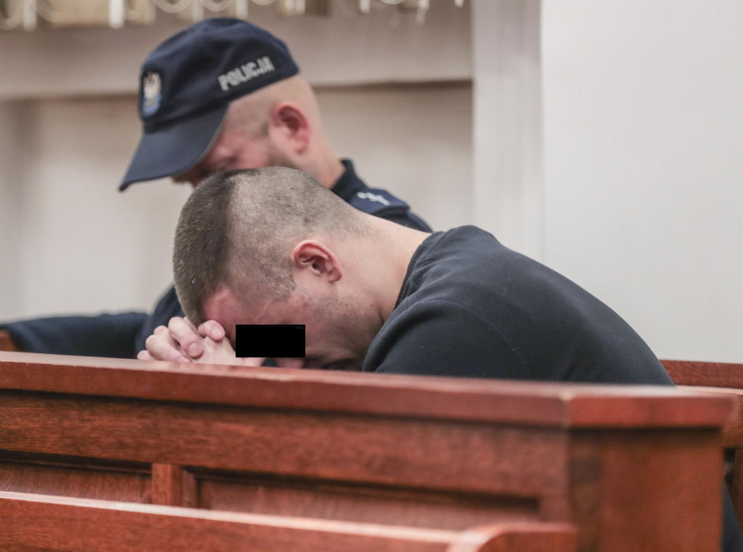 Wyrzucił Weronikę po domem. Dziewczyna konała w samych spodniach