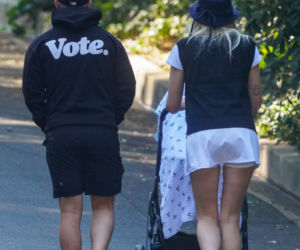 Joe Jonas i Sophie Turner na nowych zdjęciach z maluchem